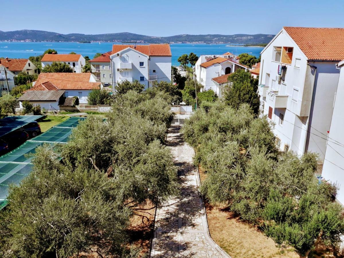 Apartments Andela Sveti Filip i Jakov Esterno foto